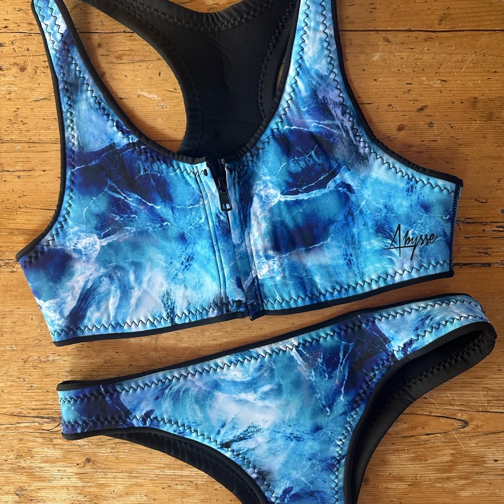 Abysse Wetsuit bikini - used but like new